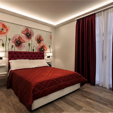 Petit Hotel Prato  Buitenkant foto